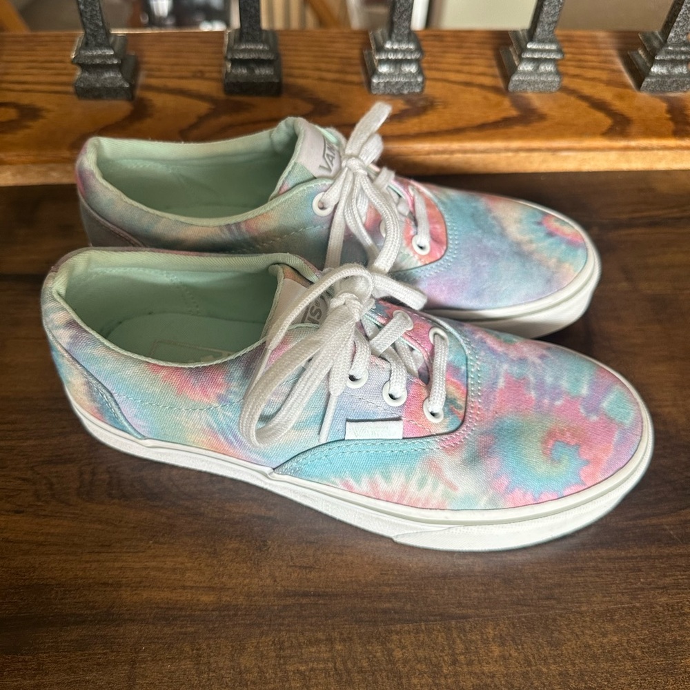 Vans - Picture 2 of 7
